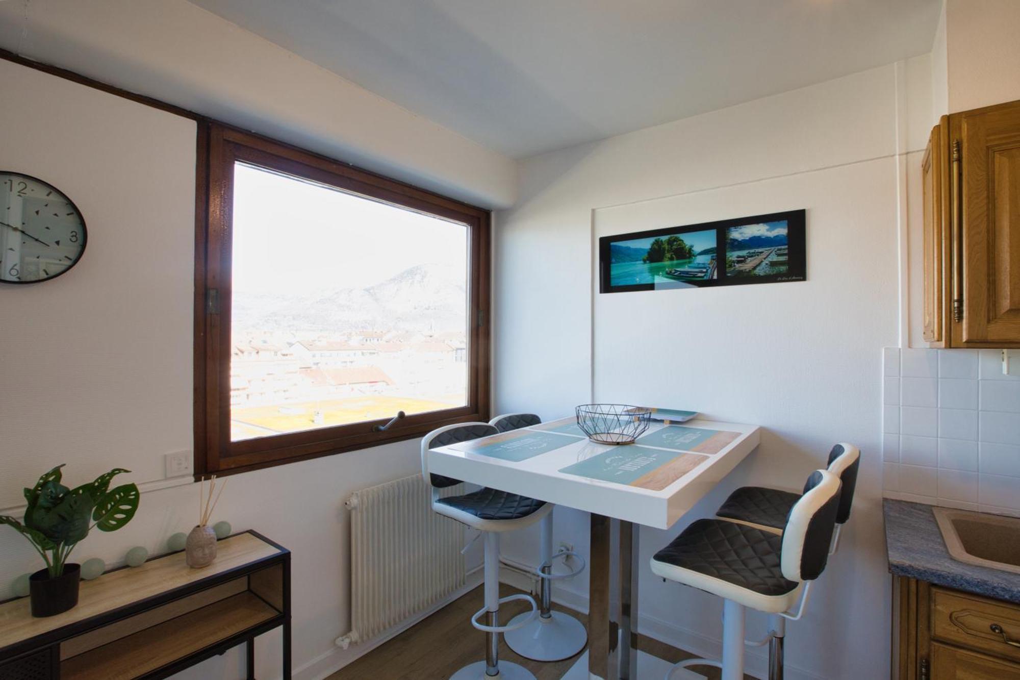 Apartmán Le Sommet Citadin Avec Vue Annecy Exteriér fotografie